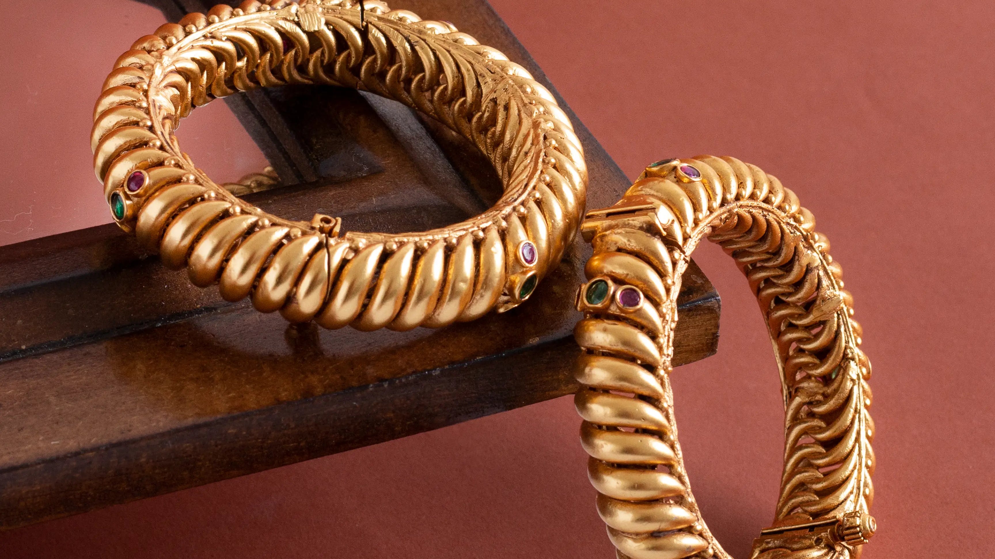 How to Care for Gold-Plated and Imitation Jewellery to Keep It Looking New