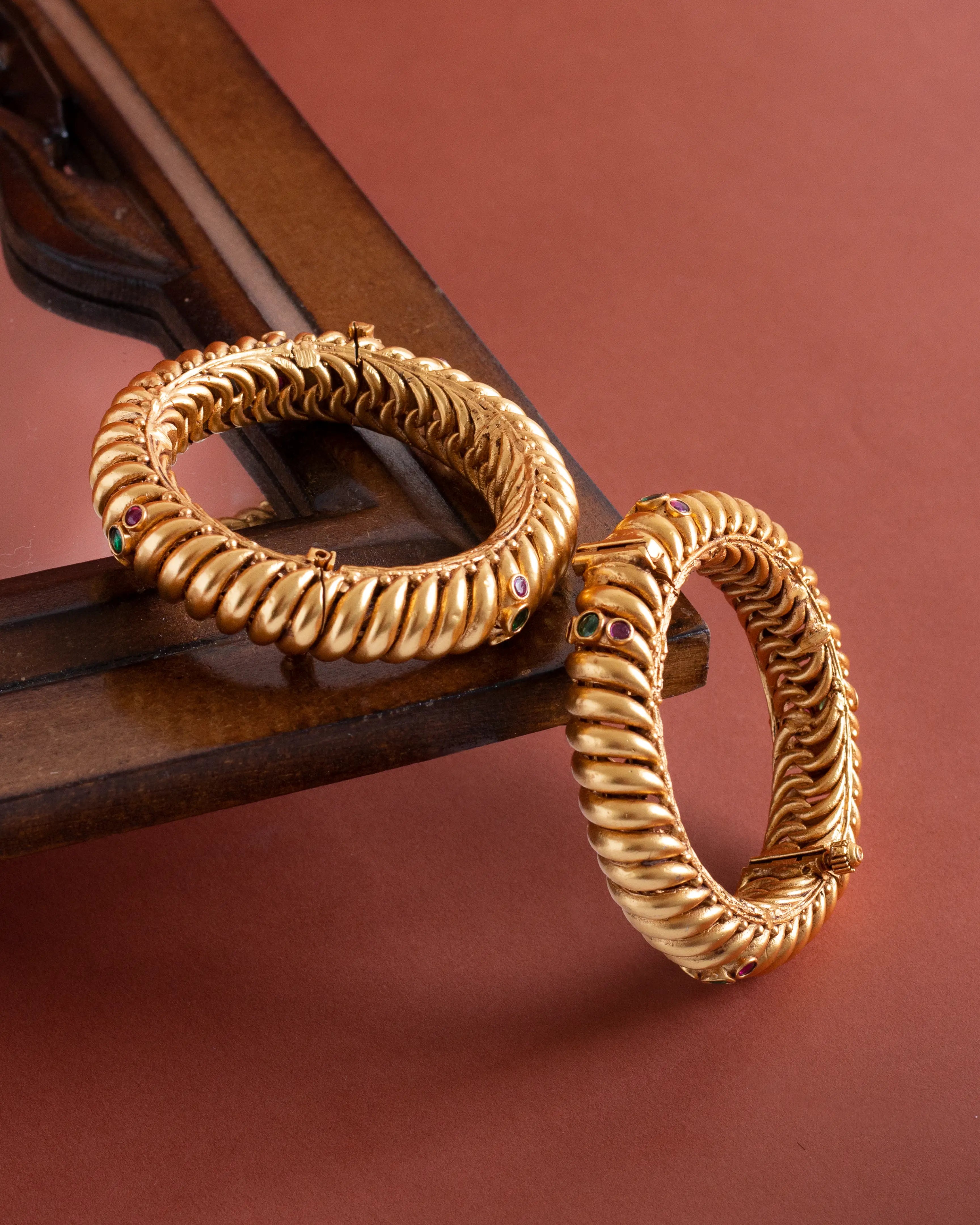 How to Care for Gold-Plated and Imitation Jewellery to Keep It Looking New