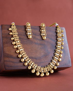 Zenya Golden Antique Necklace Set with Earrings