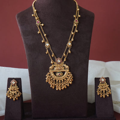 Vyantra Heritage Pendant Necklace Set