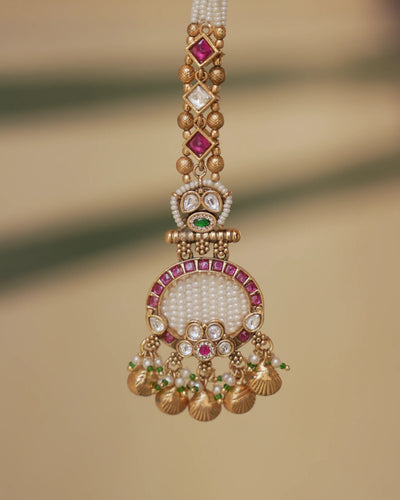 Kamini Antique Pearl Maangtika