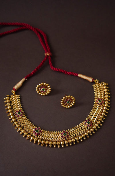 Nivitha Antique Necklace Set