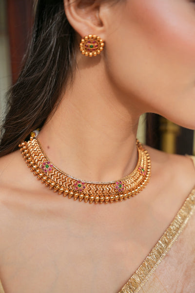 Nivitha Antique Necklace Set with Earrings